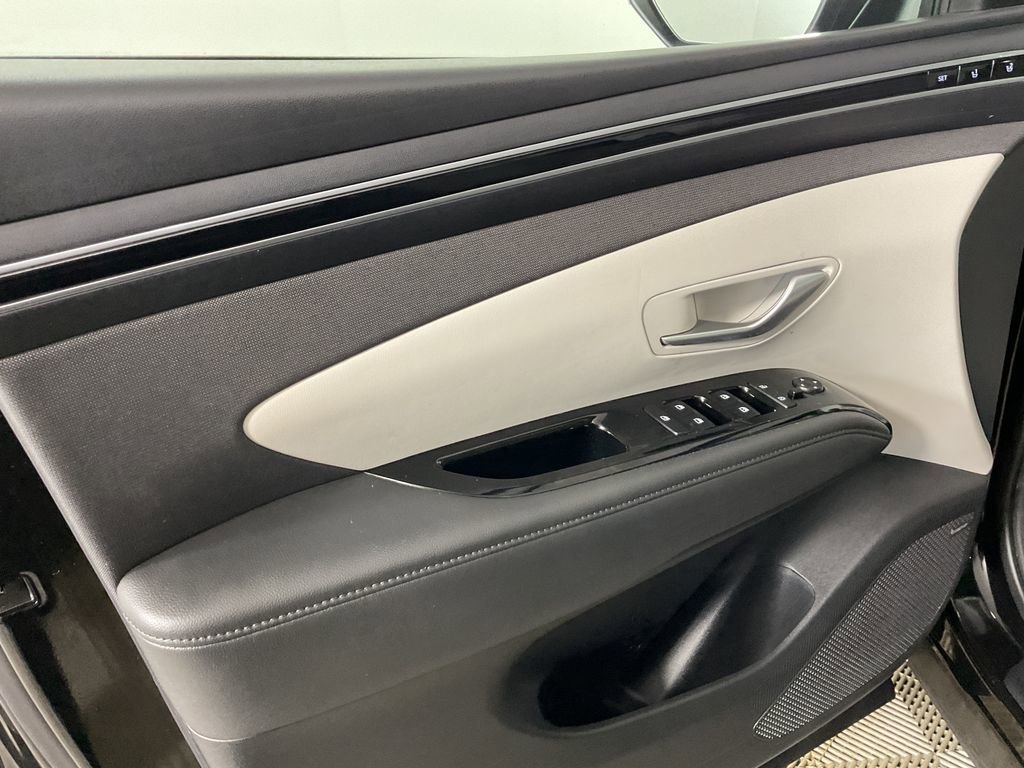 Used 2024 Hyundai Tucson Limited image 17