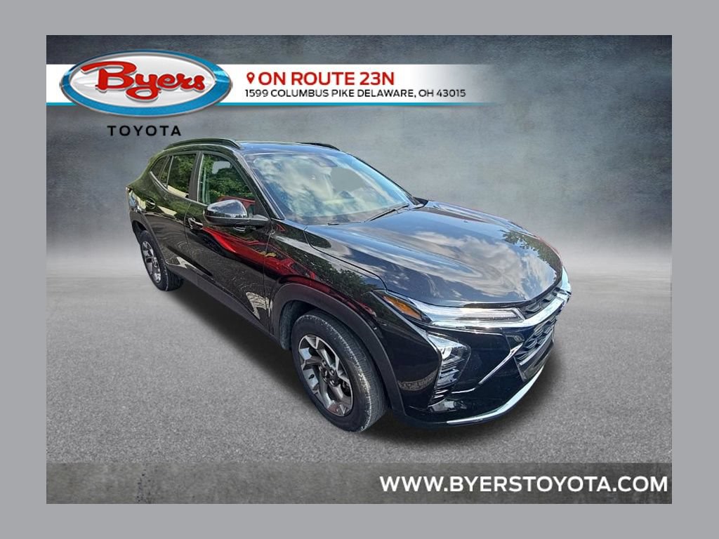 Used 2025 Chevrolet Trax LT