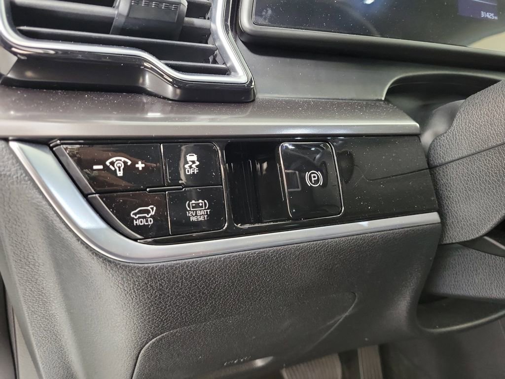 Used 2023 Kia Sportage EX w/ EX Premium Package AWD/4WD image 13