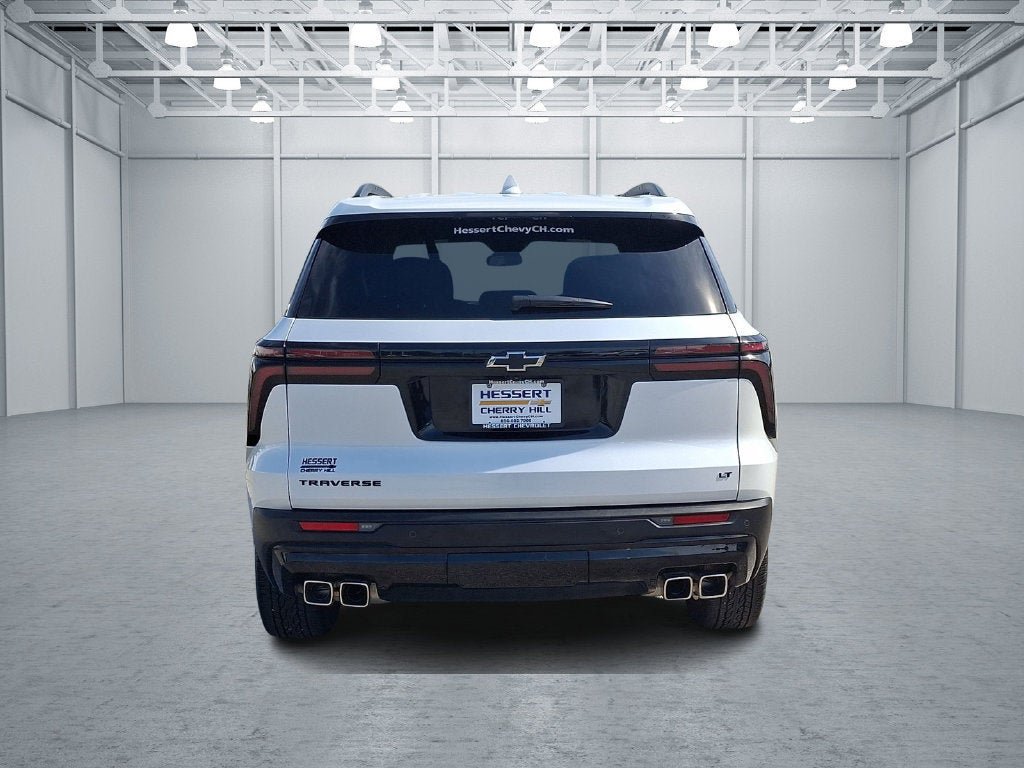 Used 2024 Chevrolet Traverse LT w/ Midnight/Sport Edition FWD image 6