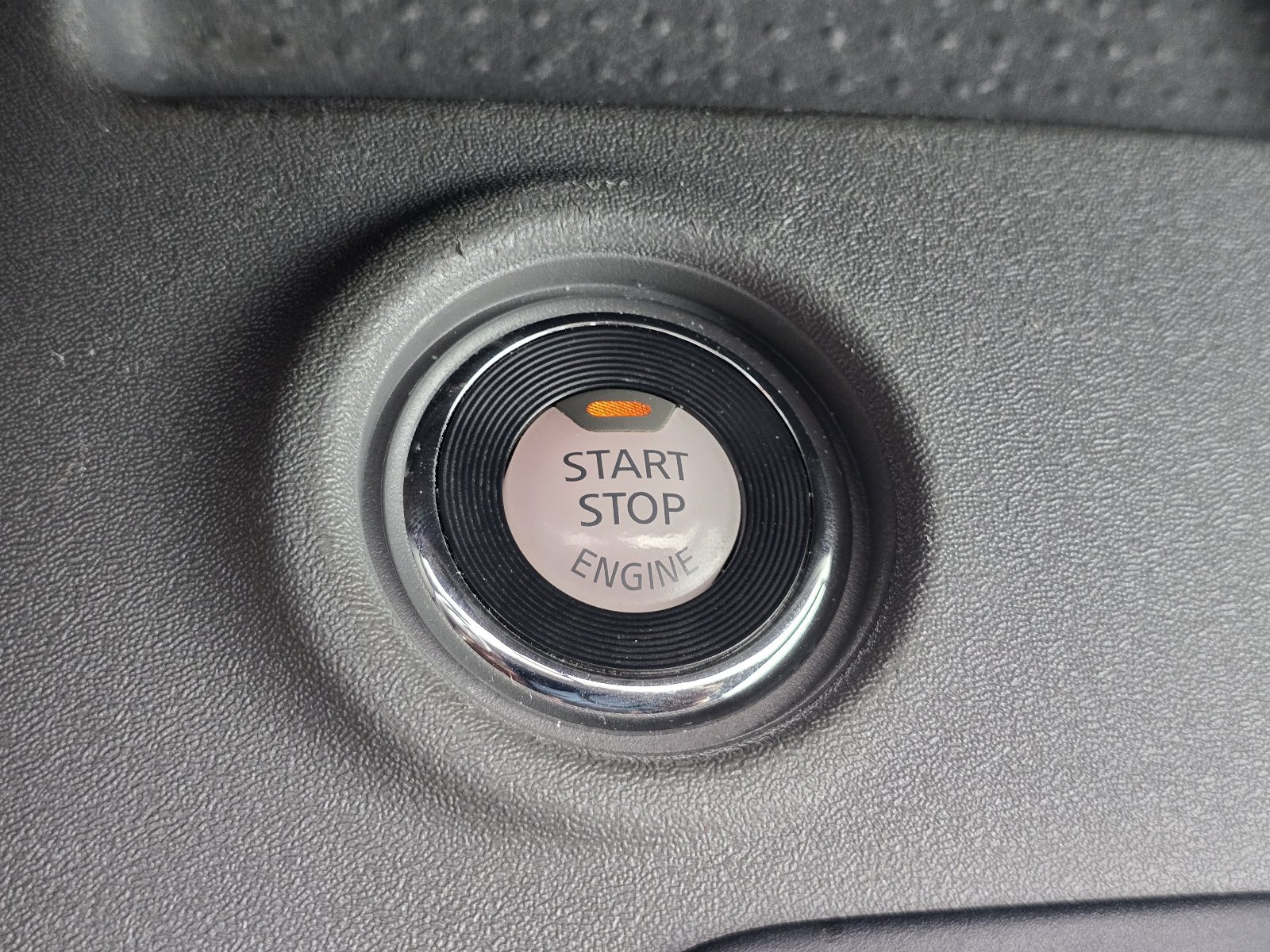 Used 2021 Nissan Frontier SV w/ Midnight Edition Floor Mats AWD/4WD image 22