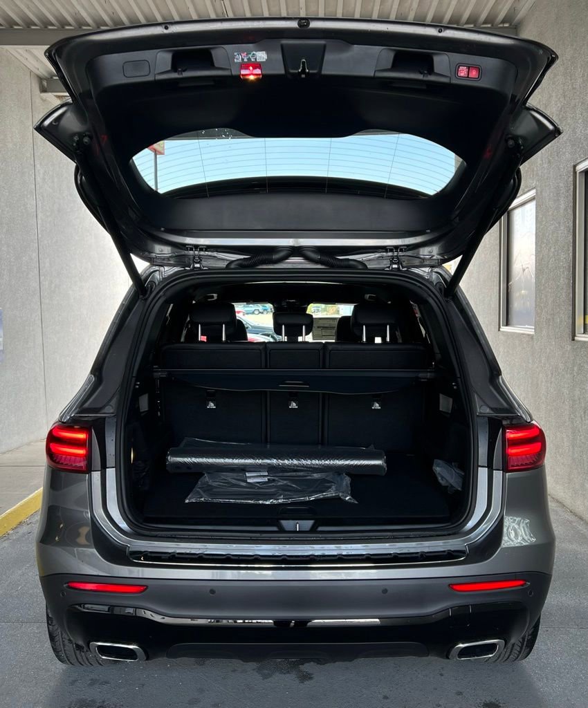 Used 2025 Mercedes-Benz GLB 250 4MATIC image 30