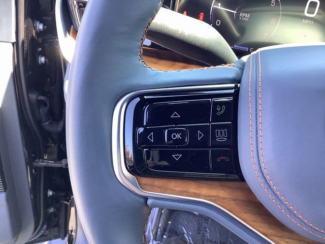 Used 2024 Jeep Grand Wagoneer Series III w/ Flexible Seating Group AWD/4WD image 13