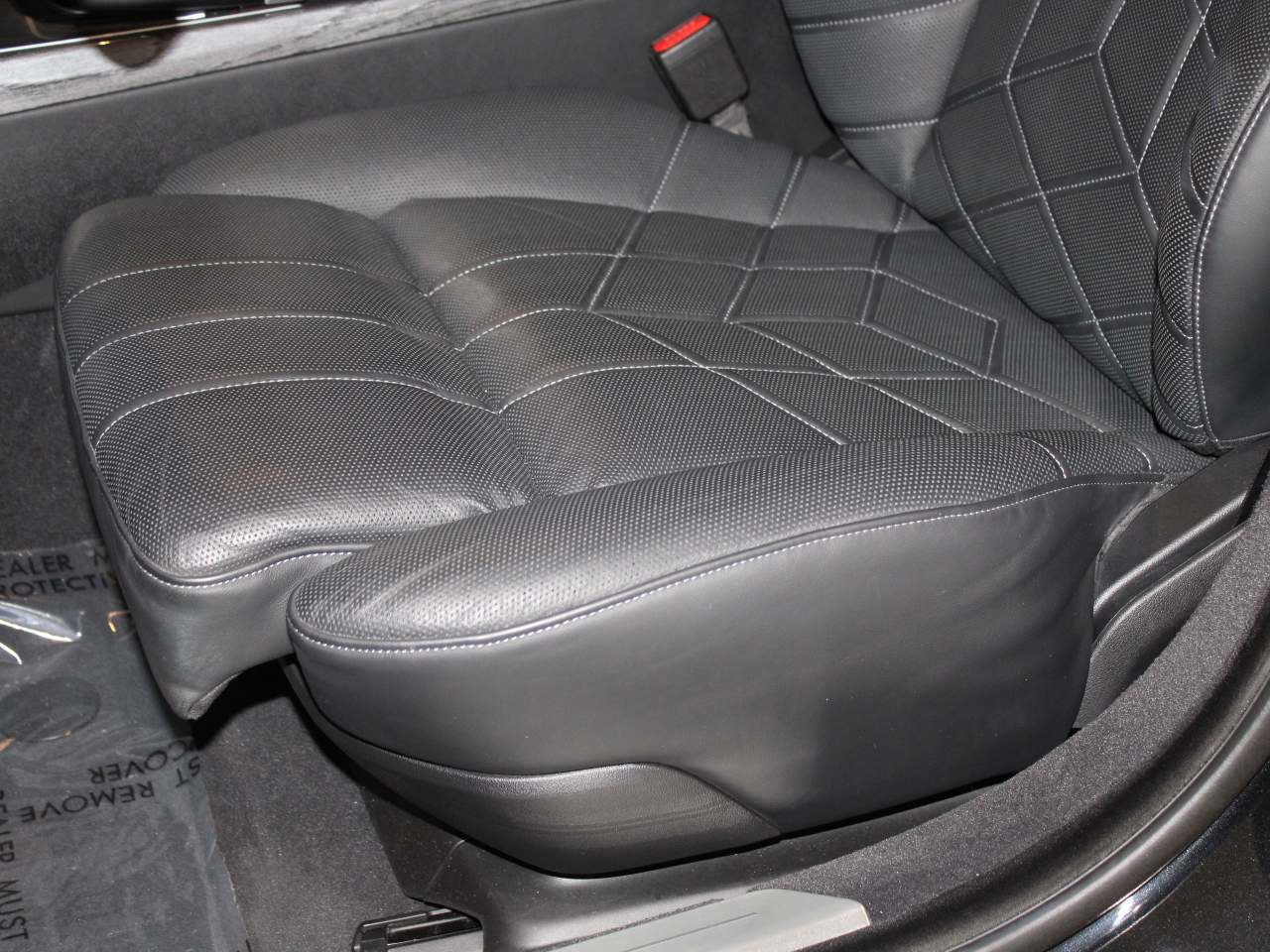 Certified 2024 BMW i7 eDrive50 w/ Executive Package RWD image 14
