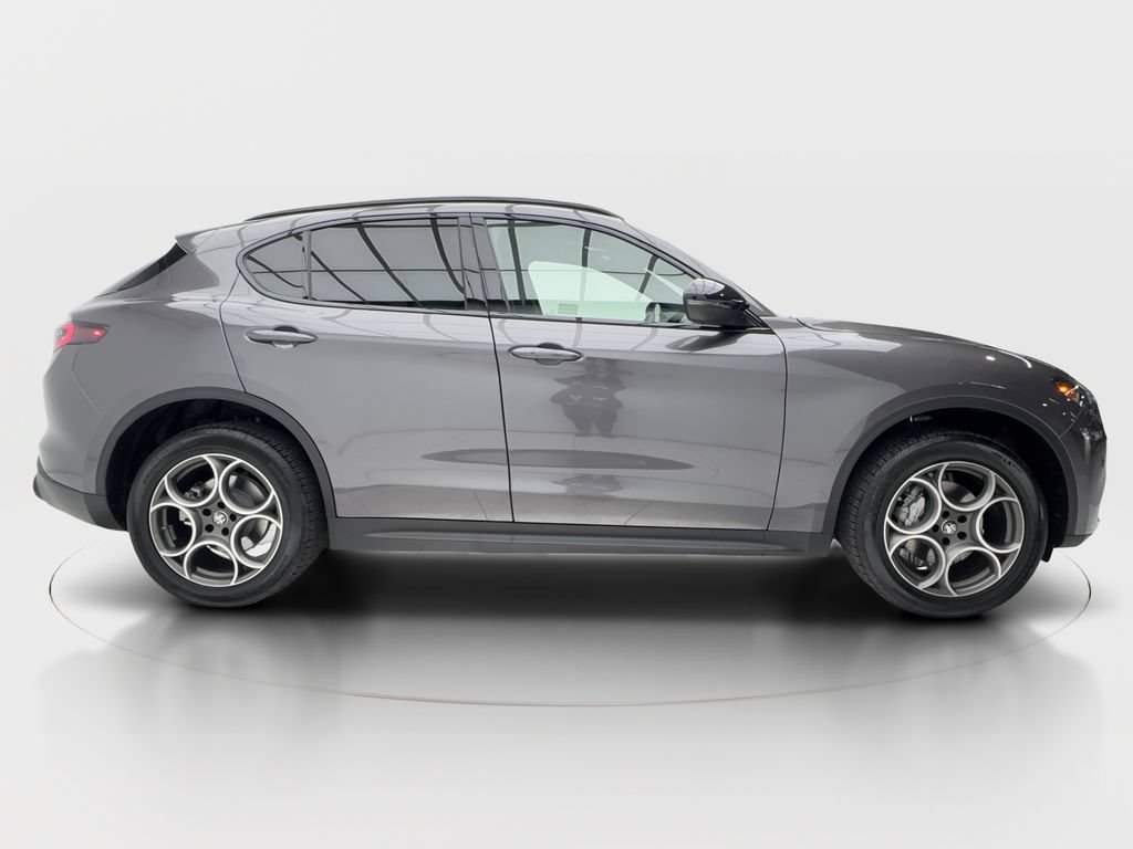 New 2026 Alfa Romeo Stelvio Sprint w/ Convenience Package AWD/4WD image 9