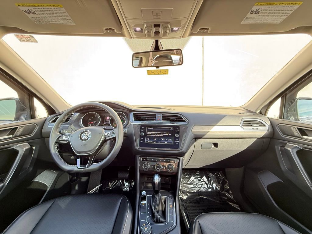 Used 2021 Volkswagen Tiguan SE w/ Panoramic Sunroof Package image 10