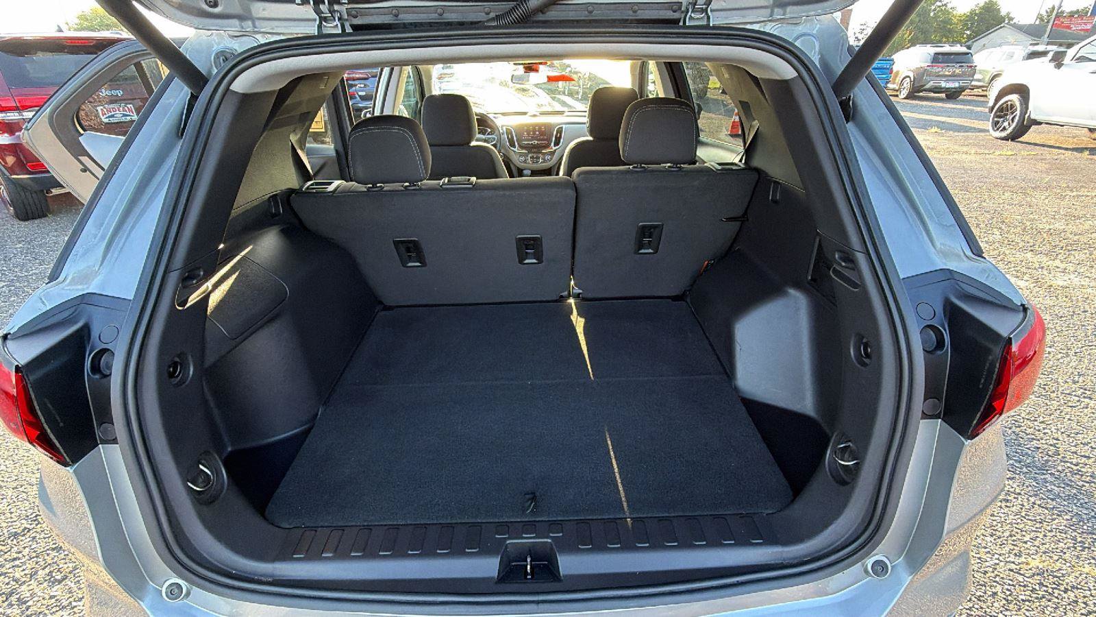 Used 2024 Chevrolet Equinox LT FWD image 12