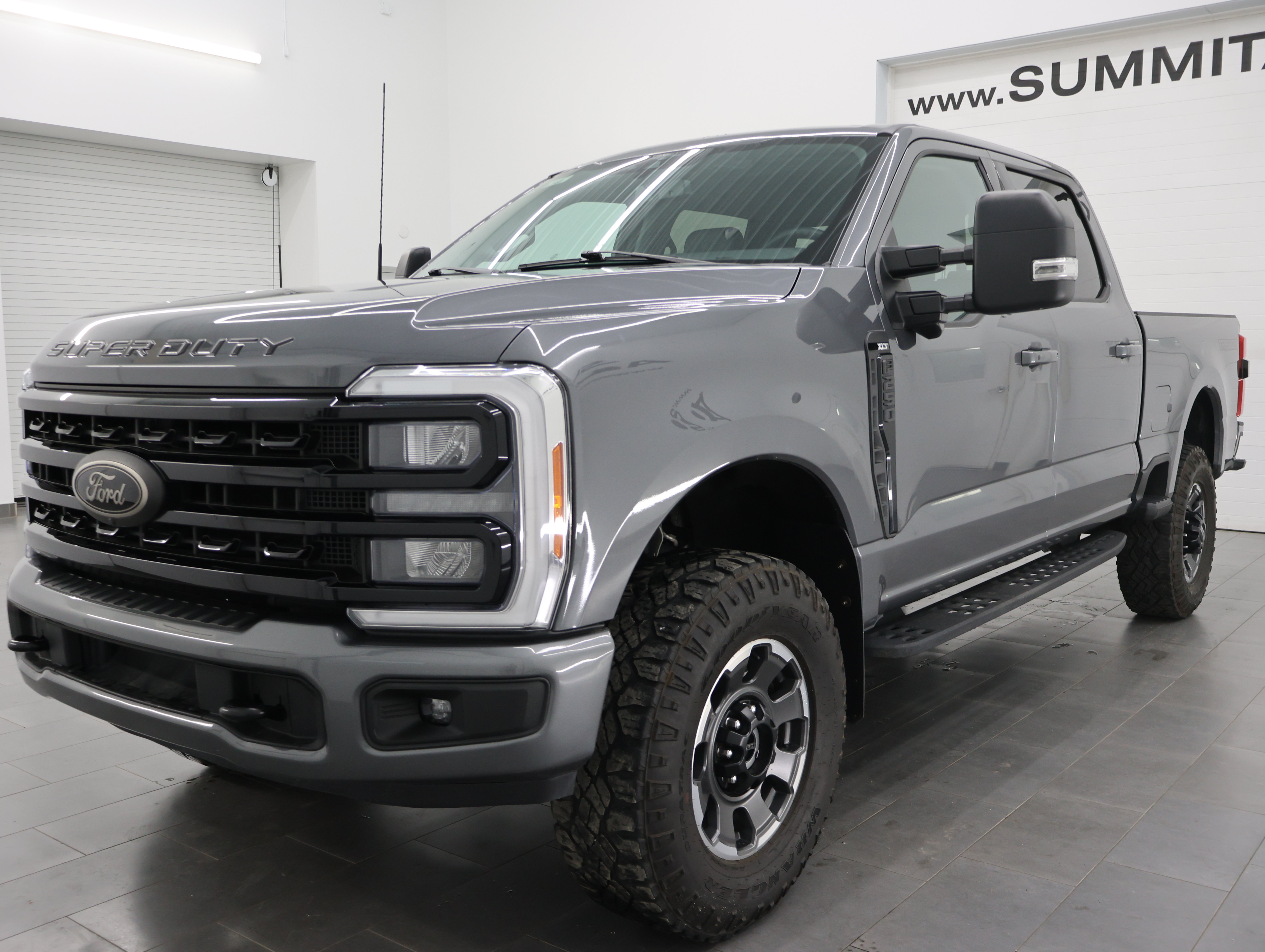 Used 2023 Ford F250 XLT w/ Black Appearance Package AWD/4WD image 7