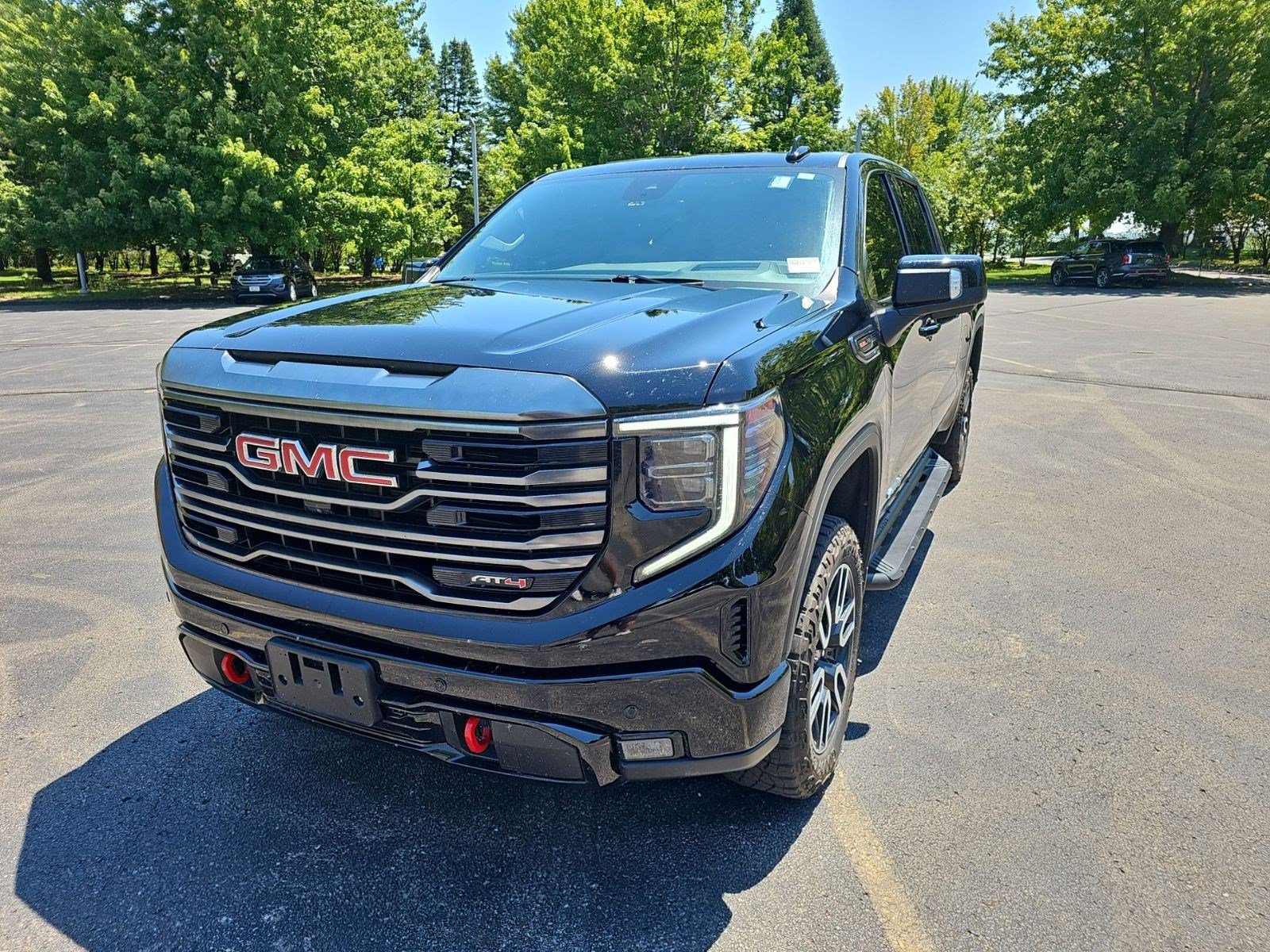 Used 2024 GMC Sierra 1500 AT4 w/ Technology Package AWD/4WD image 2