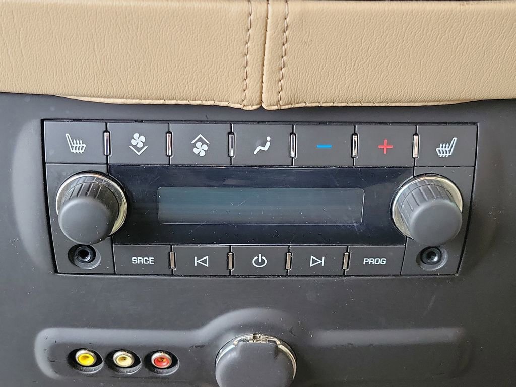 Used 2011 Cadillac Escalade Luxury AWD/4WD image 16