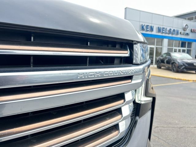 Used 2021 Chevrolet Suburban High Country AWD/4WD image 4