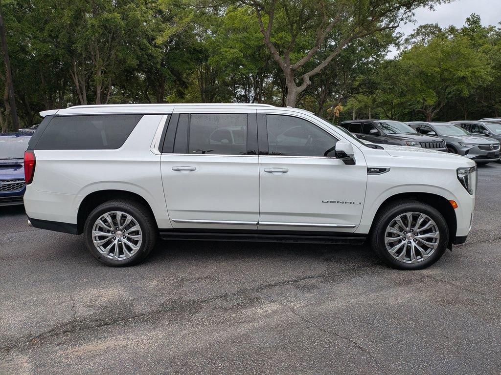 Used 2021 GMC Yukon XL Denali w/ Denali Premium Package RWD image 3