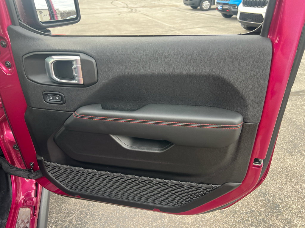Used 2024 Jeep Gladiator Rubicon AWD/4WD image 16