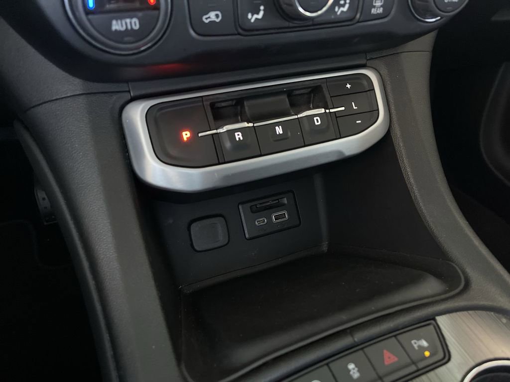 Used 2020 GMC Acadia SLT w/ Trailering Package AWD/4WD image 16