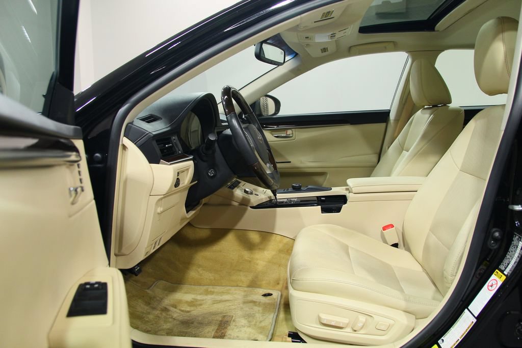 Used 2014 Lexus ES 350 w/ Premium Package FWD image 4