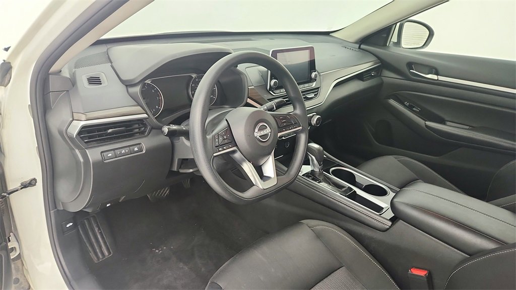 Used 2023 Nissan Altima 2.5 SV image 14