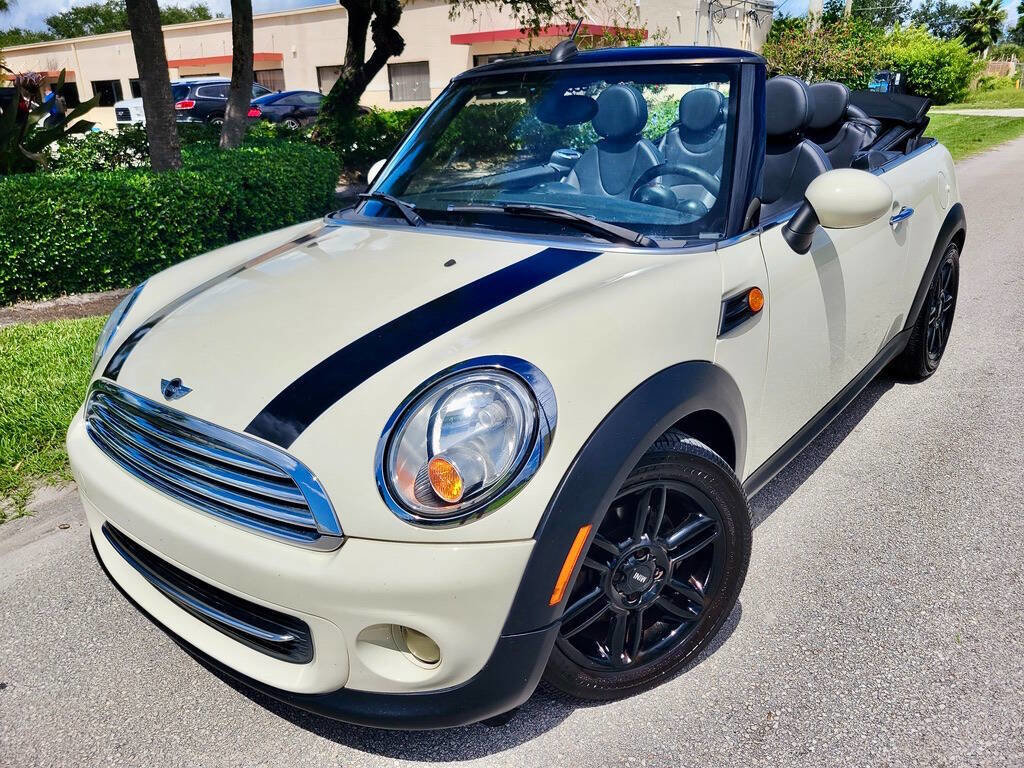 Used 2013 MINI Cooper Convertible image 3