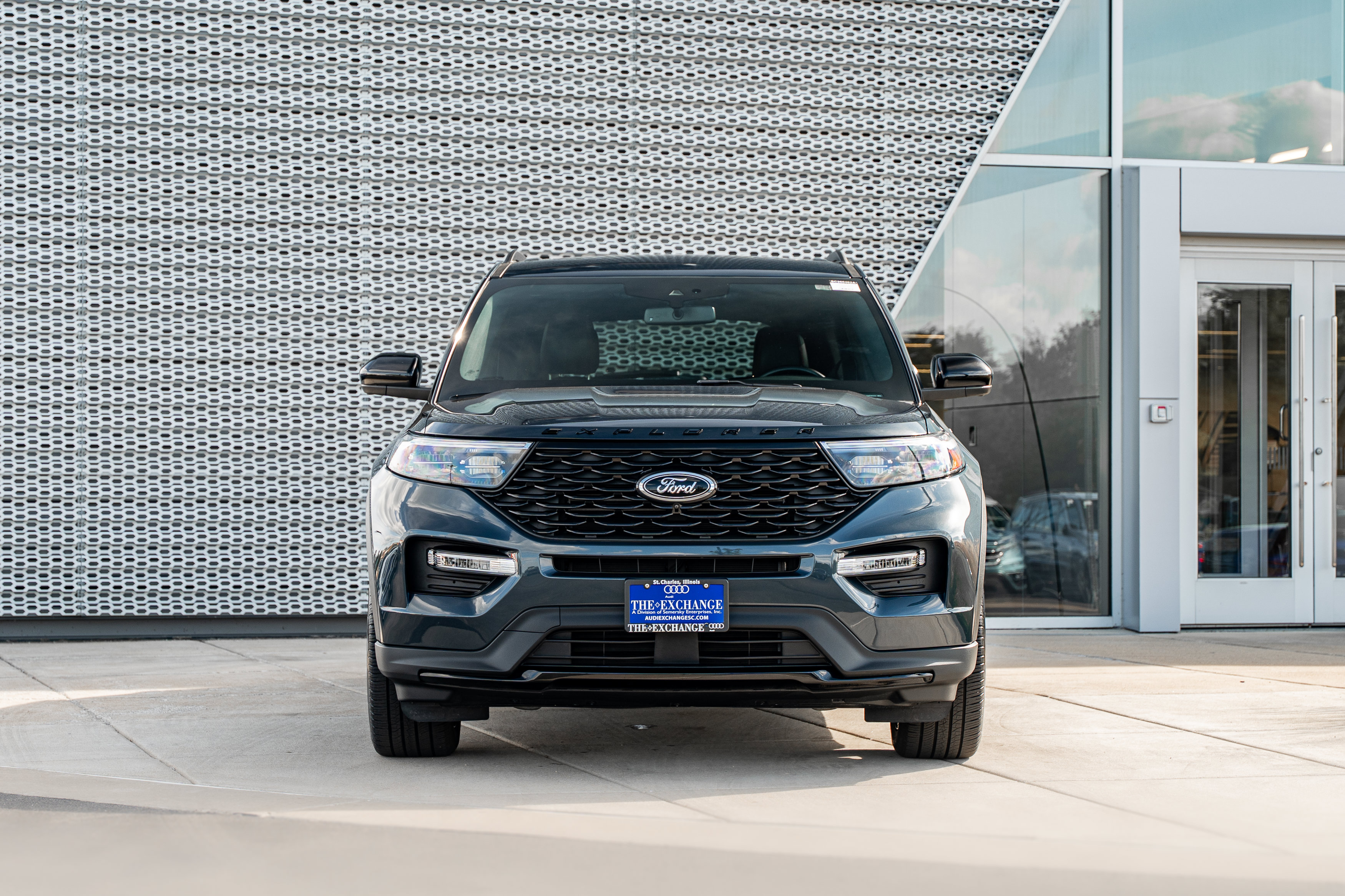 Used 2023 Ford Explorer ST-Line w/ Class IV Trailer Tow Package AWD/4WD image 32