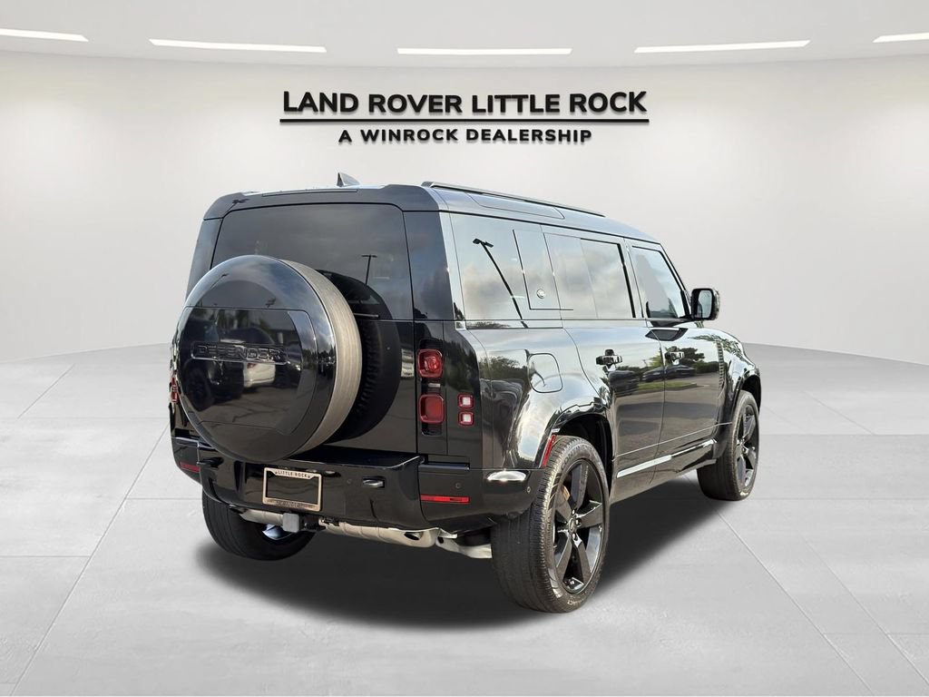 Used 2024 Land Rover Defender 110 X-Dynamic SE AWD/4WD image 2