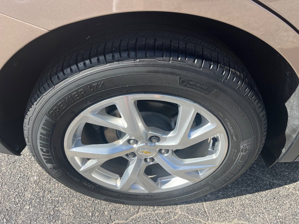 Used 2019 Chevrolet Equinox LT image 12