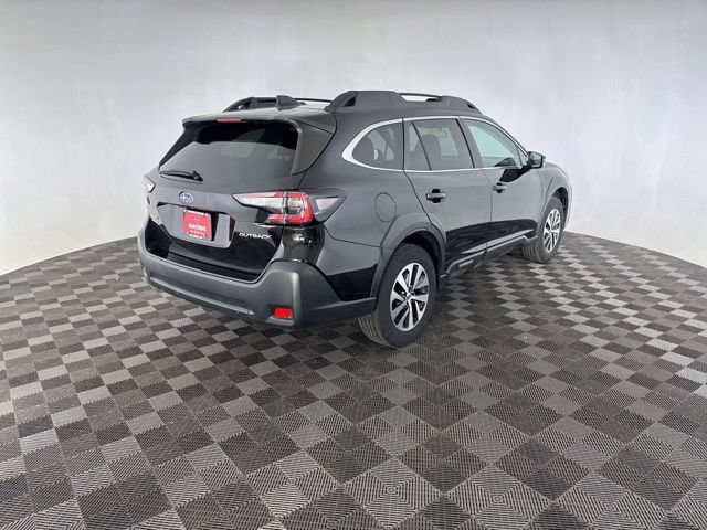 Used 2023 Subaru Outback Premium AWD/4WD image 5