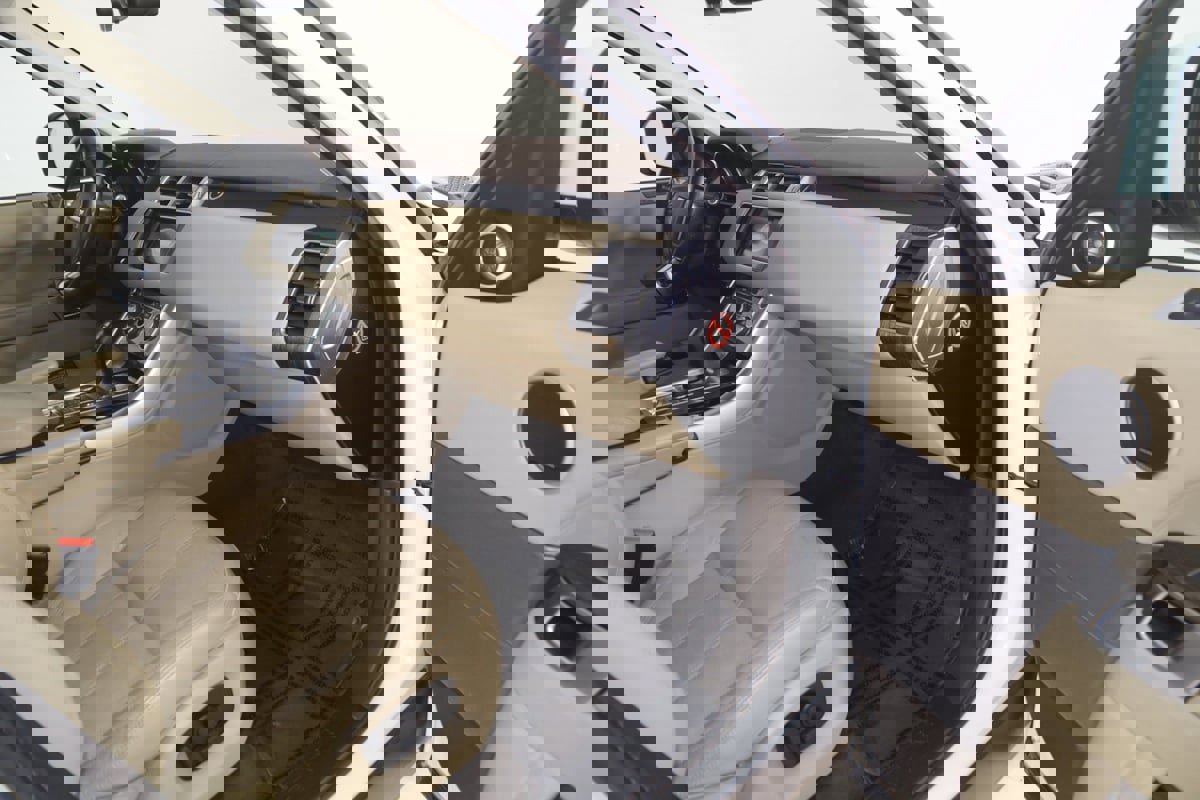 Used 2016 Land Rover Range Rover Sport SE image 40