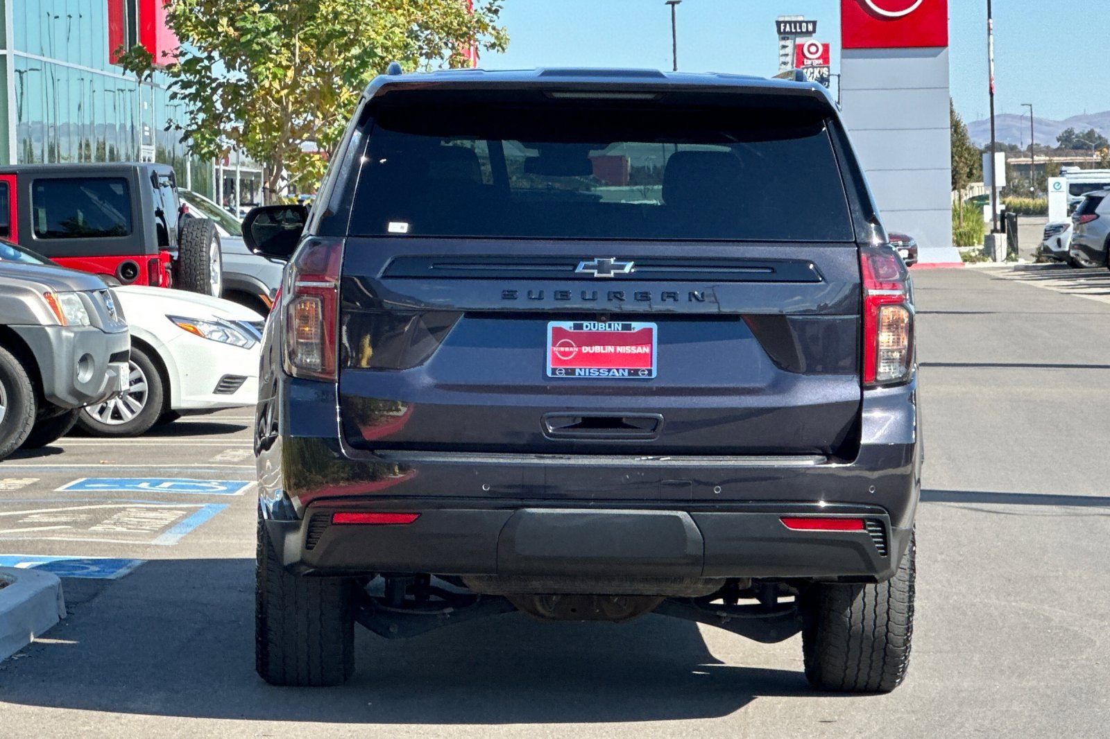 Used 2024 Chevrolet Suburban Z71 image 5