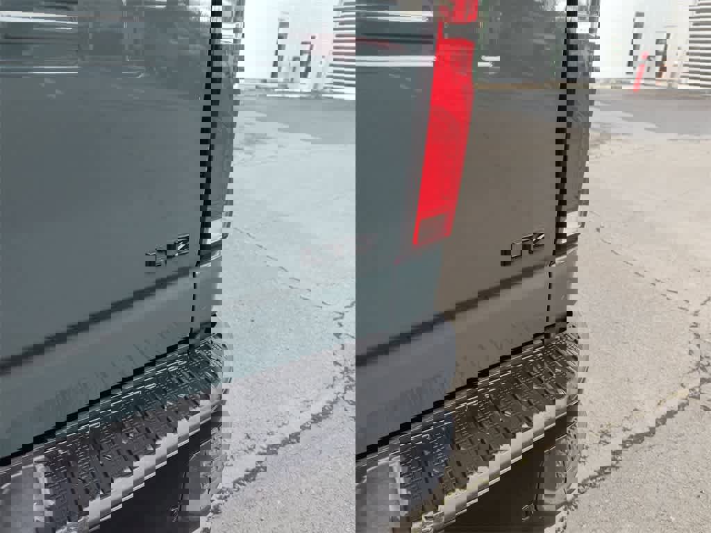 Used 2025 Chevrolet Silverado 3500 LTZ w/ LTZ Plus Package image 27