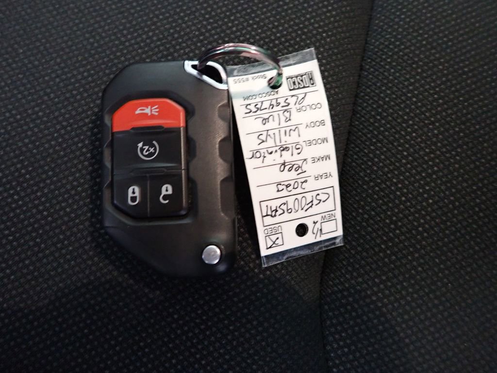 Used 2023 Jeep Gladiator Willys image 46