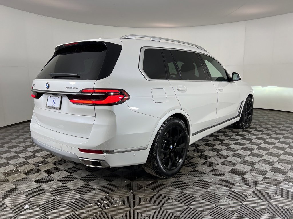 Used 2026 BMW X7 xDrive40i w/ Premium Package image 5