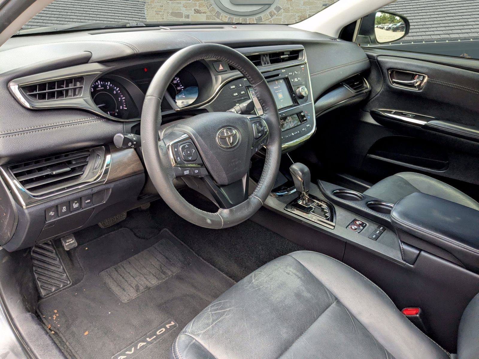 Used 2017 Toyota Avalon XLE Premium FWD image 7