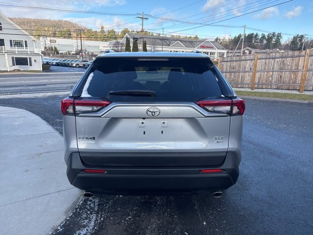 Used 2022 Toyota RAV4 XLE w/ Convenience Package image 13