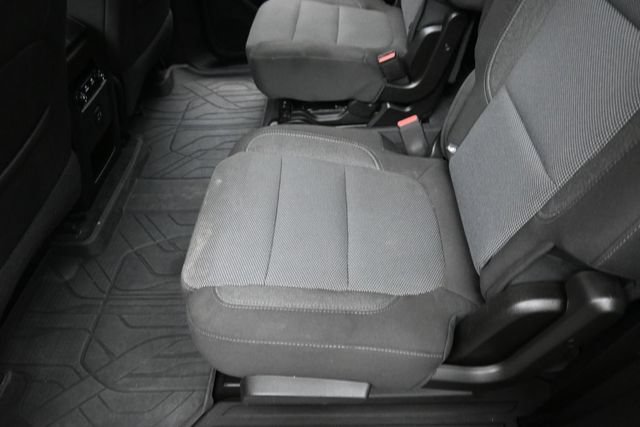Used 2023 Chevrolet Traverse LT FWD image 23