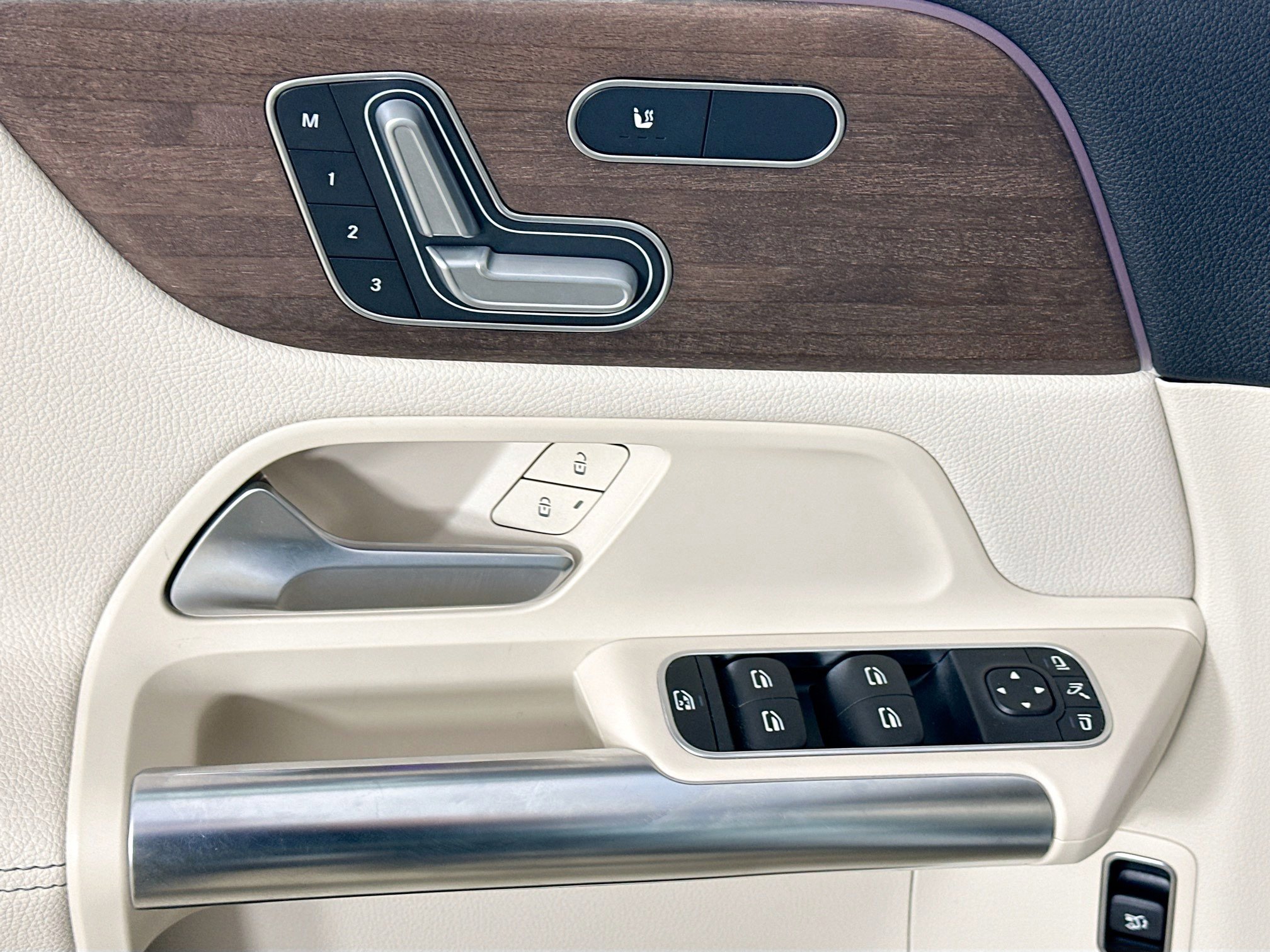 Certified 2022 Mercedes-Benz GLA 250 4MATIC image 23