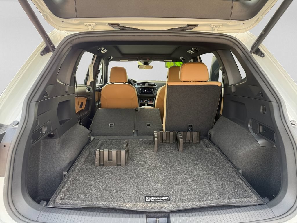 Used 2024 Volkswagen Tiguan SE AWD/4WD image 28