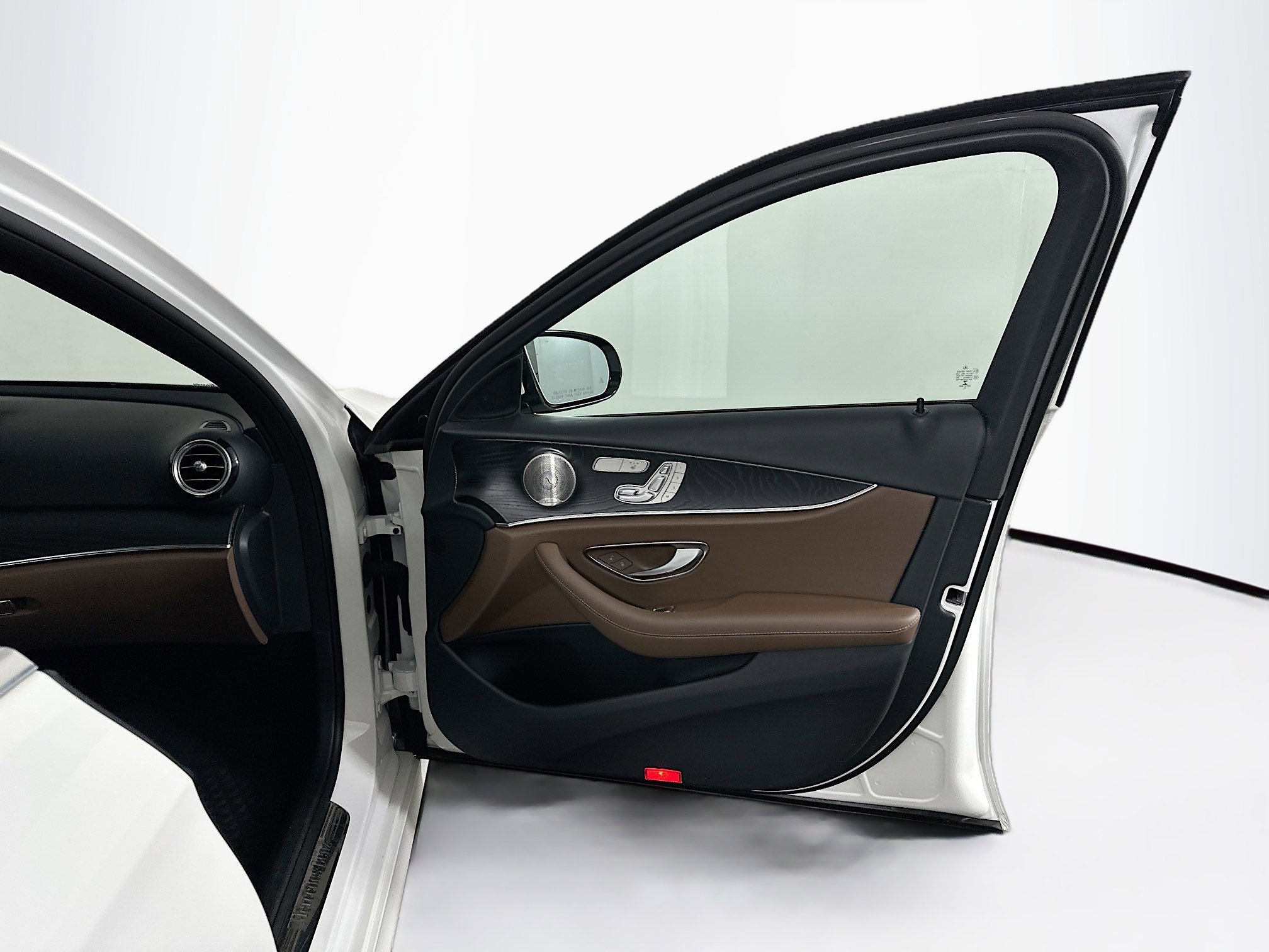 Used 2021 Mercedes-Benz E 350 4MATIC Sedan image 33