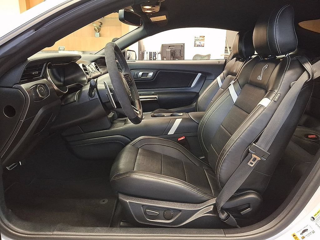 Certified 2021 Ford Mustang Shelby GT500 w/ Technology Package RWD image 7