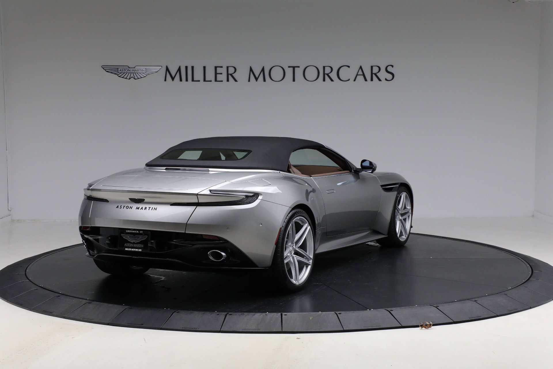 New 2026 Aston Martin DB12 Volante image 19