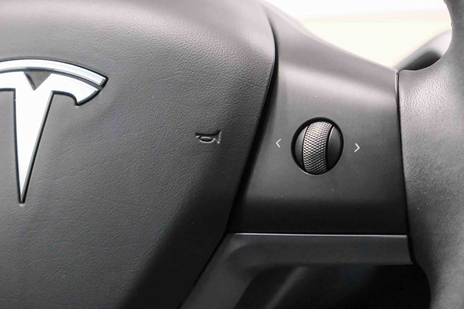 Used 2023 Tesla Model Y Long Range AWD/4WD image 19