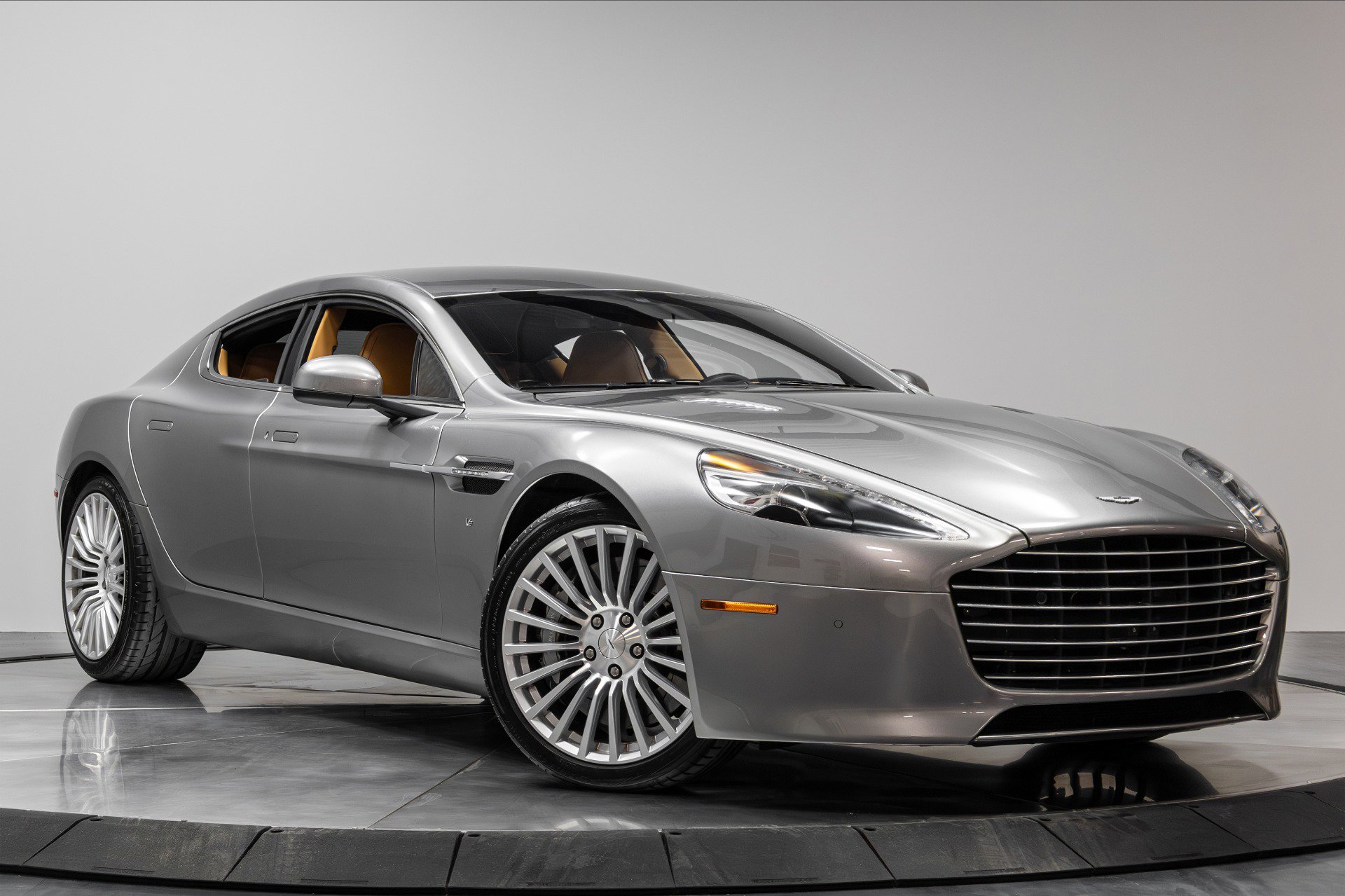 Used 2016 Aston Martin Rapide S image 45