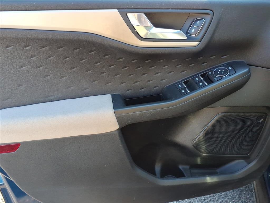 Certified 2020 Ford Escape SE image 16