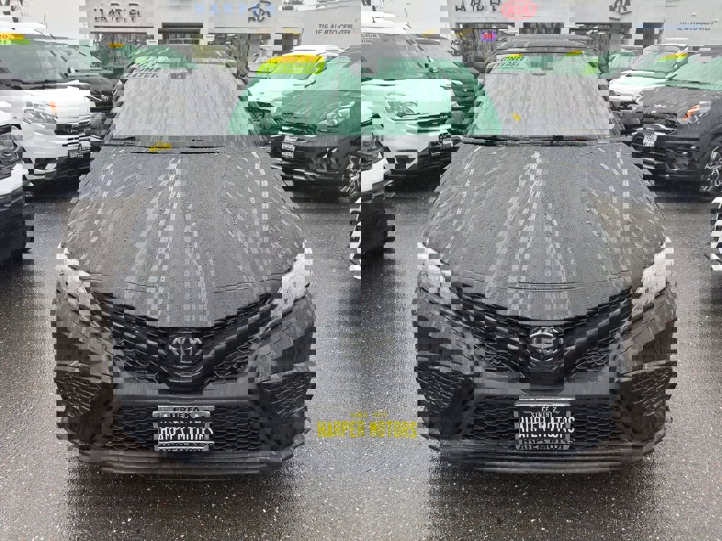 Used 2023 Toyota Camry SE image 19