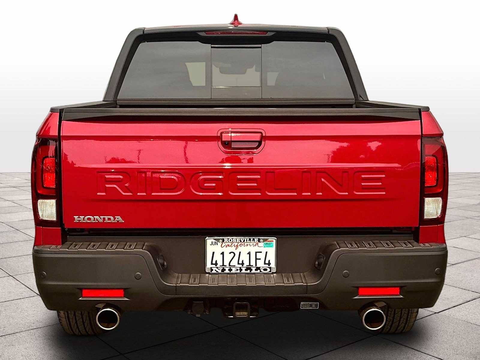 Used 2025 Honda Ridgeline Black Edition image 8