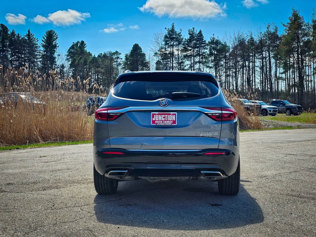 Used 2019 Buick Enclave Premium w/ Experience Buick Package image 4