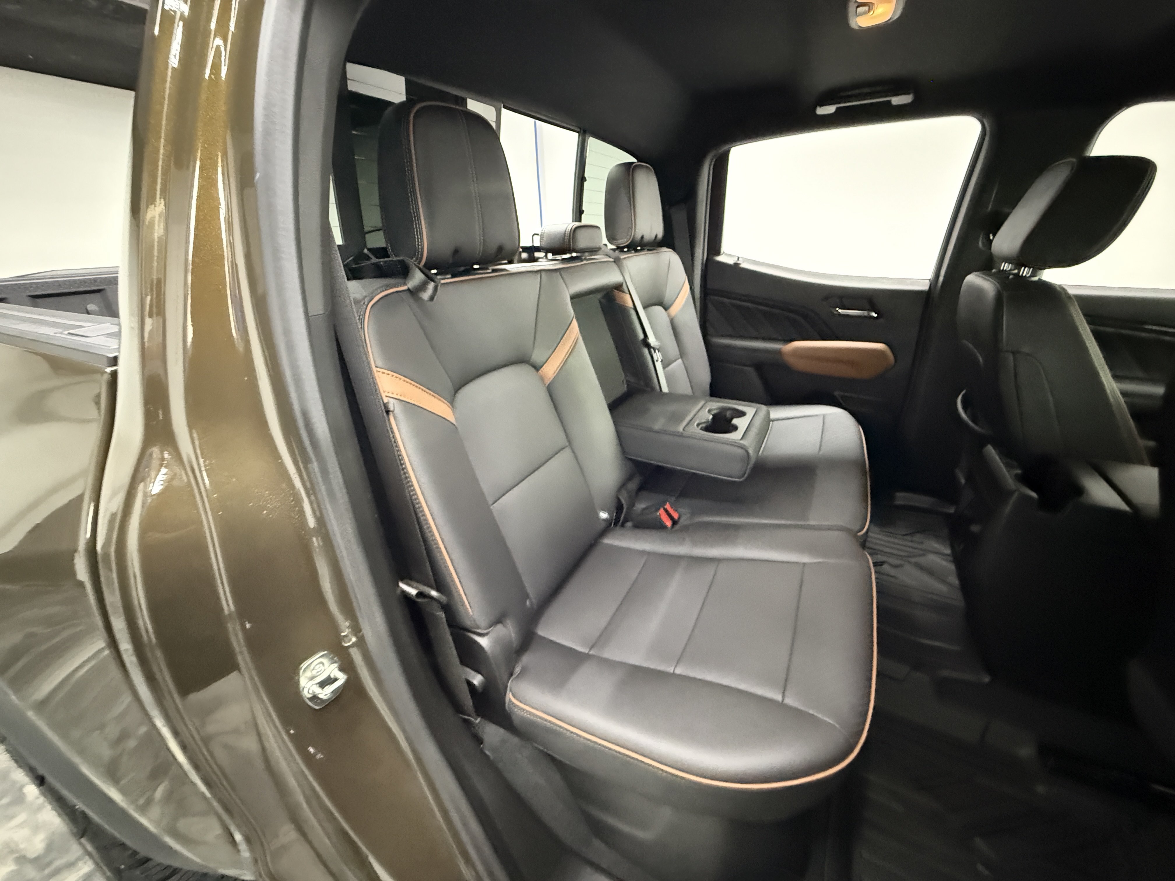 Used 2024 GMC Canyon AT4 w/ AT4 Premium Package AWD/4WD image 22