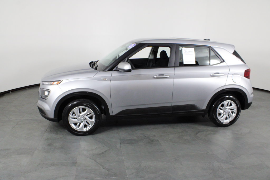 Certified 2026 Hyundai Venue SE FWD image 14