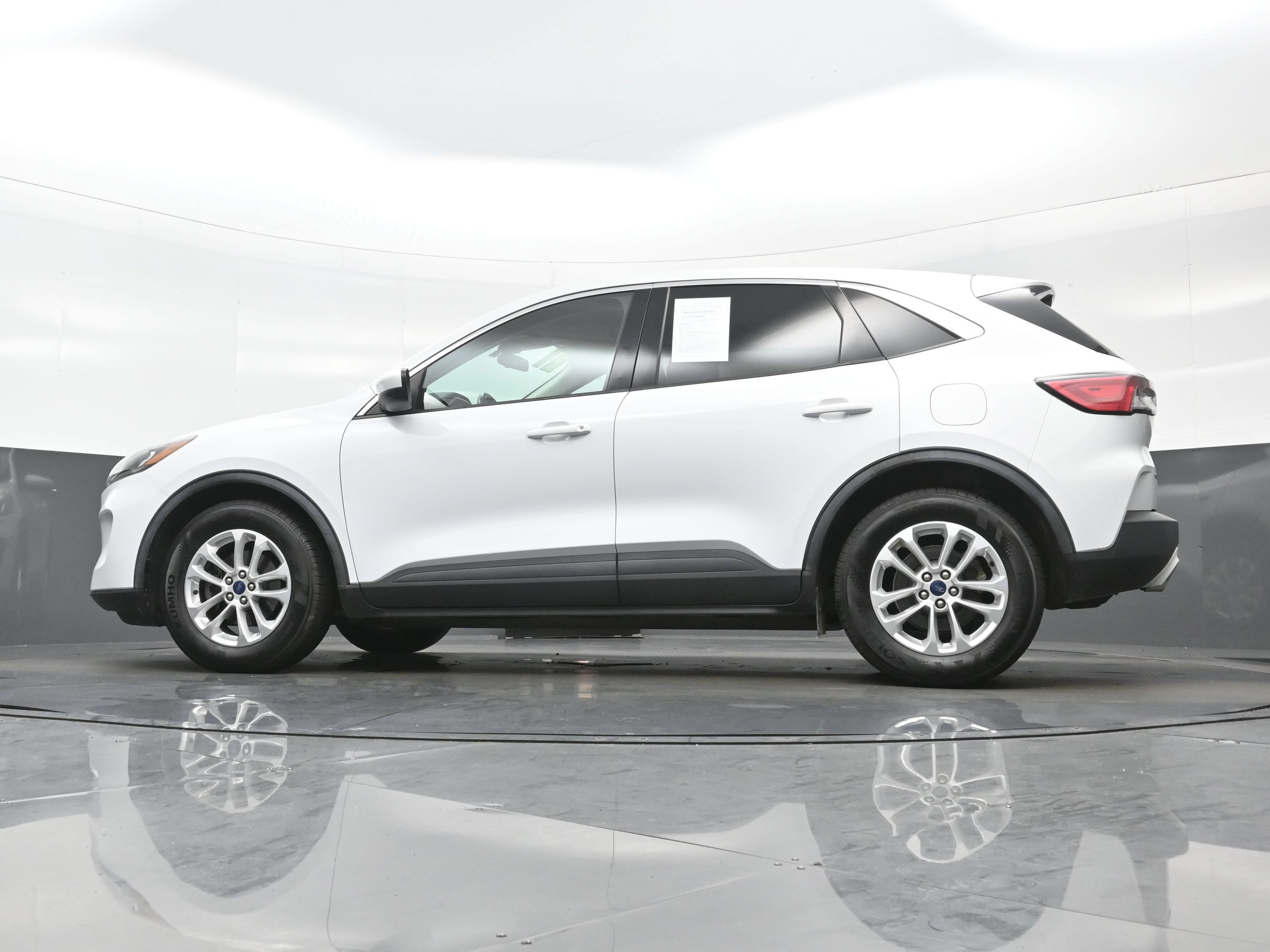Used 2021 Ford Escape SE w/ Convenience Package FWD image 26