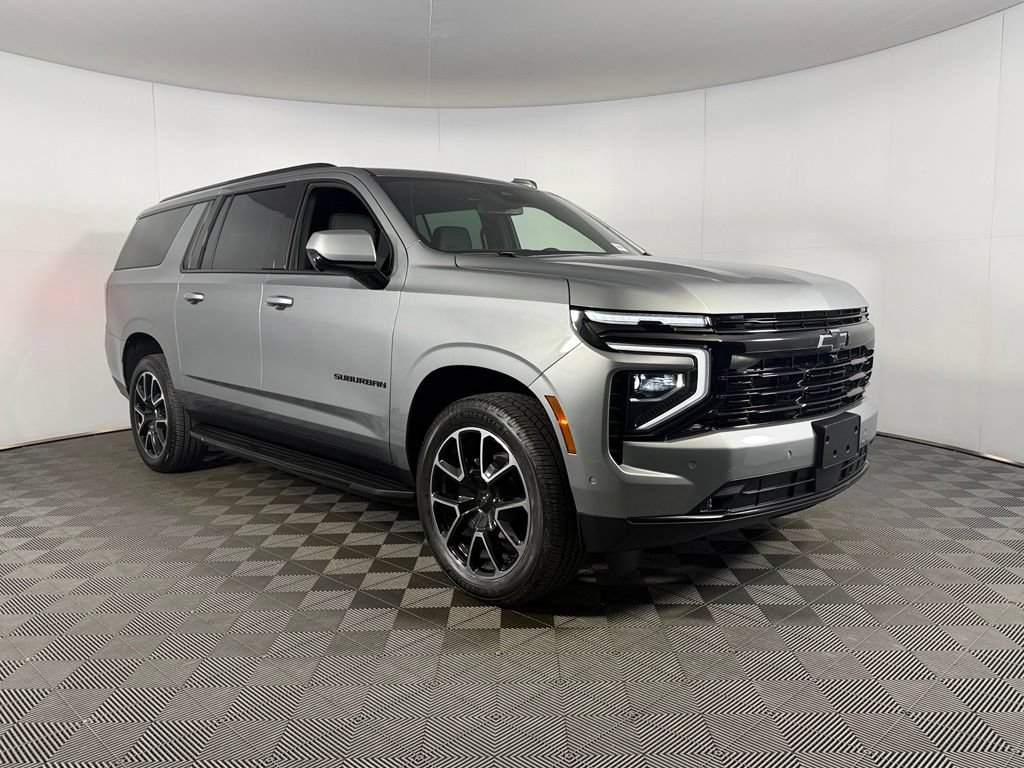 Used 2026 Chevrolet Suburban RST AWD/4WD image 4