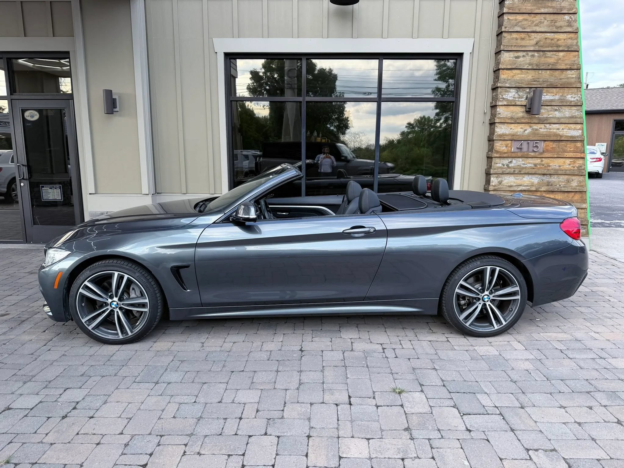 Used 2017 BMW 440i xDrive Convertible AWD/4WD image 2