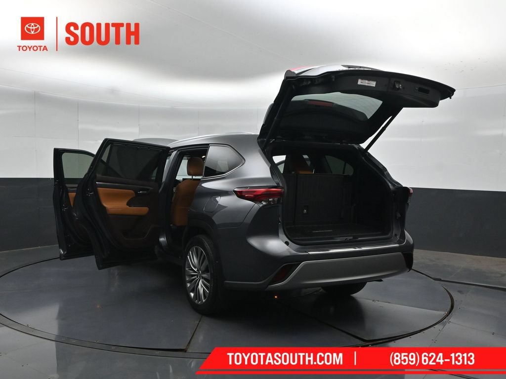 Used 2020 Toyota Highlander Platinum AWD/4WD image 57